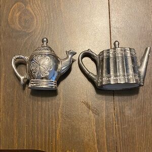 GOLDINGER TEAPOT SALT AND PEPPER SHAKERS